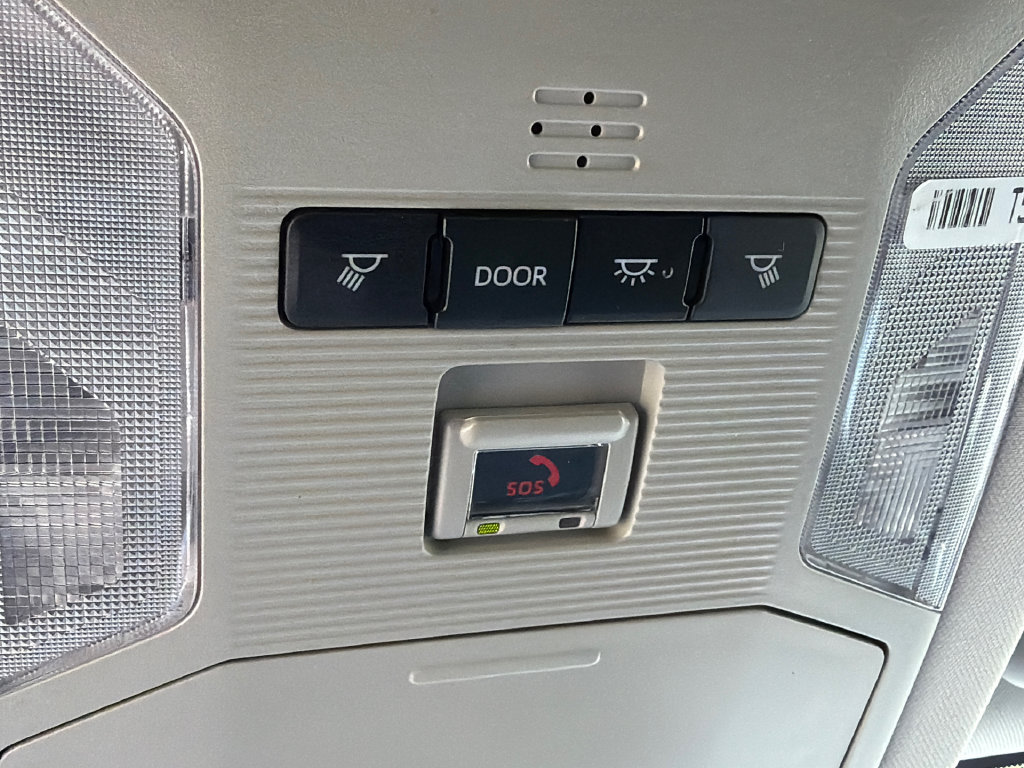 Used 2025 Toyota RAV4 XLE AWD/4WD image 33