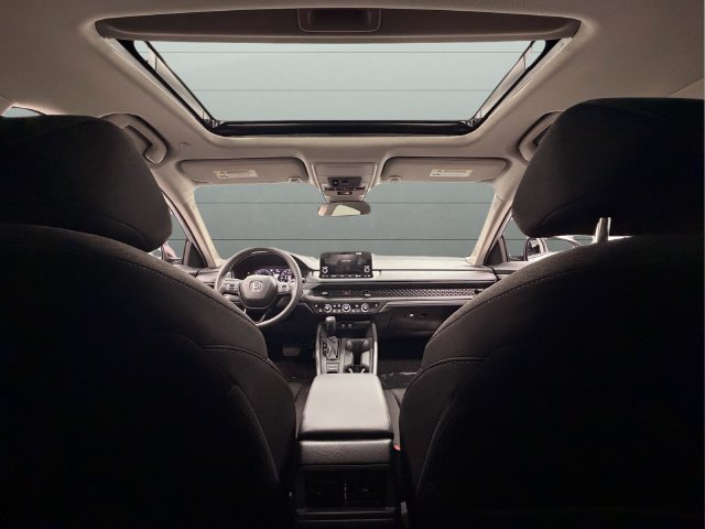 Certified 2025 Honda Accord SE image 17