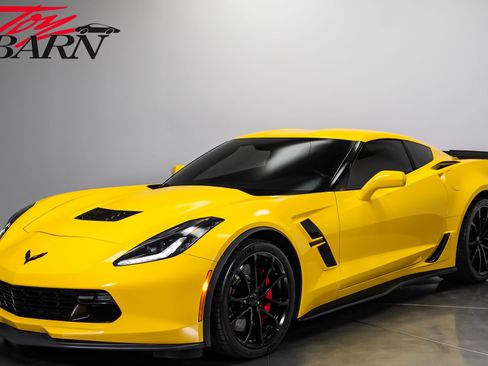 Used 2019 Chevrolet Corvette Grand Sport w/ Carbon Flash Badge Package RWD image 9