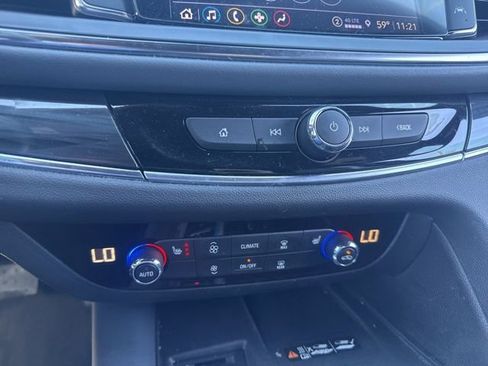 Used 2023 Buick Enclave Essence w/ Sport Touring Edition image 17