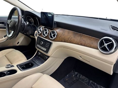Used 2018 Mercedes-Benz GLA 250 image 49