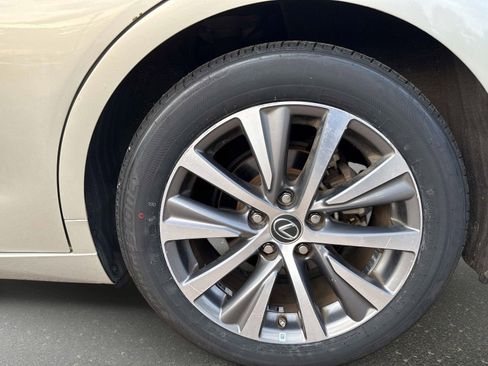 Used 2020 Lexus ES 350 w/ Premium Package image 34