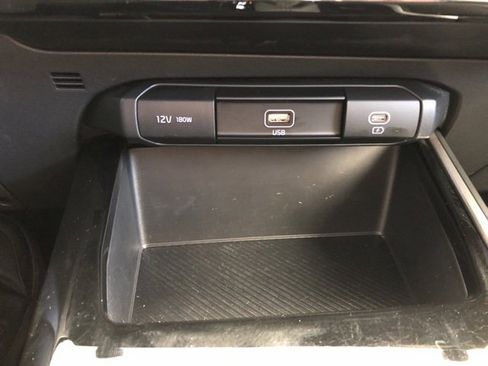 Certified 2024 Kia Niro LX image 29