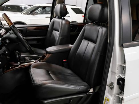 Used 2009 GMC Envoy Denali w/ Sun And 6-Disc Cd Package AWD/4WD image 26