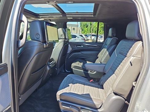 Used 2024 Cadillac Escalade ESV V w/ LPO, Floor Liner Package AWD/4WD image 10