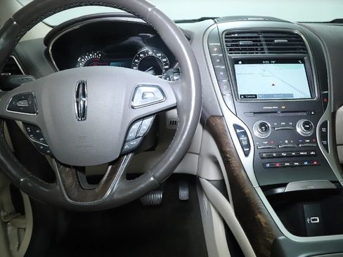 Used 2016 Lincoln MKX Reserve w/ Climate Package AWD/4WD image 28