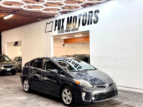 Used 2012 Toyota Prius Five FWD image 1