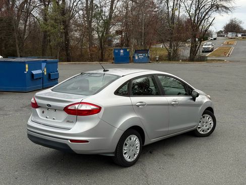 Used 2017 Ford Fiesta S image 2