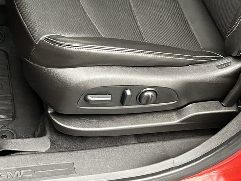 Certified 2022 GMC Terrain SLT w/ LPO, Floor Liner Package AWD/4WD image 10