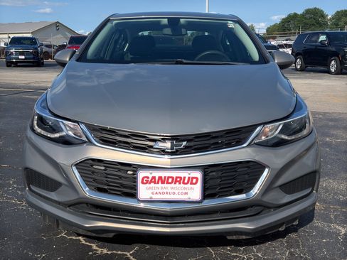 Certified 2018 Chevrolet Cruze LT w/ Convenience Package FWD image 3