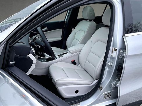 Used 2016 Mercedes-Benz GLA 250 4MATIC image 21