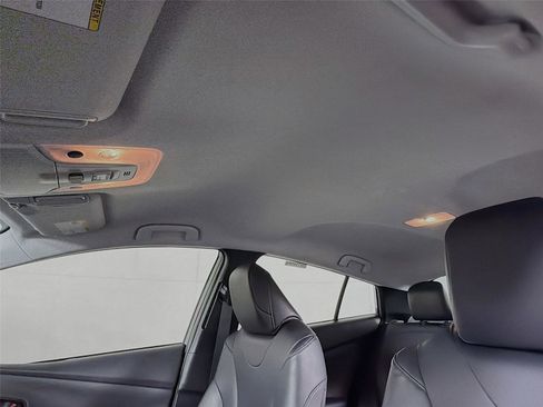Used 2022 Toyota Prius AWD image 5