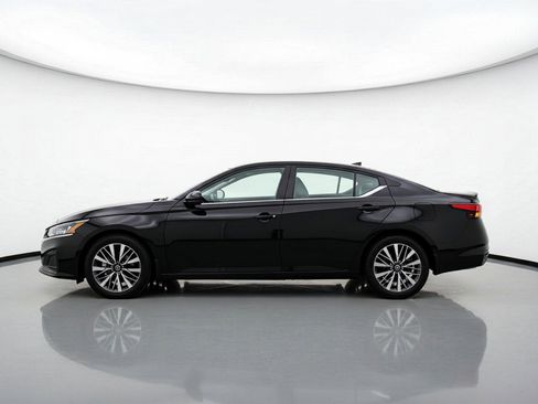 Used 2025 Nissan Altima 2.5 SV FWD image 5