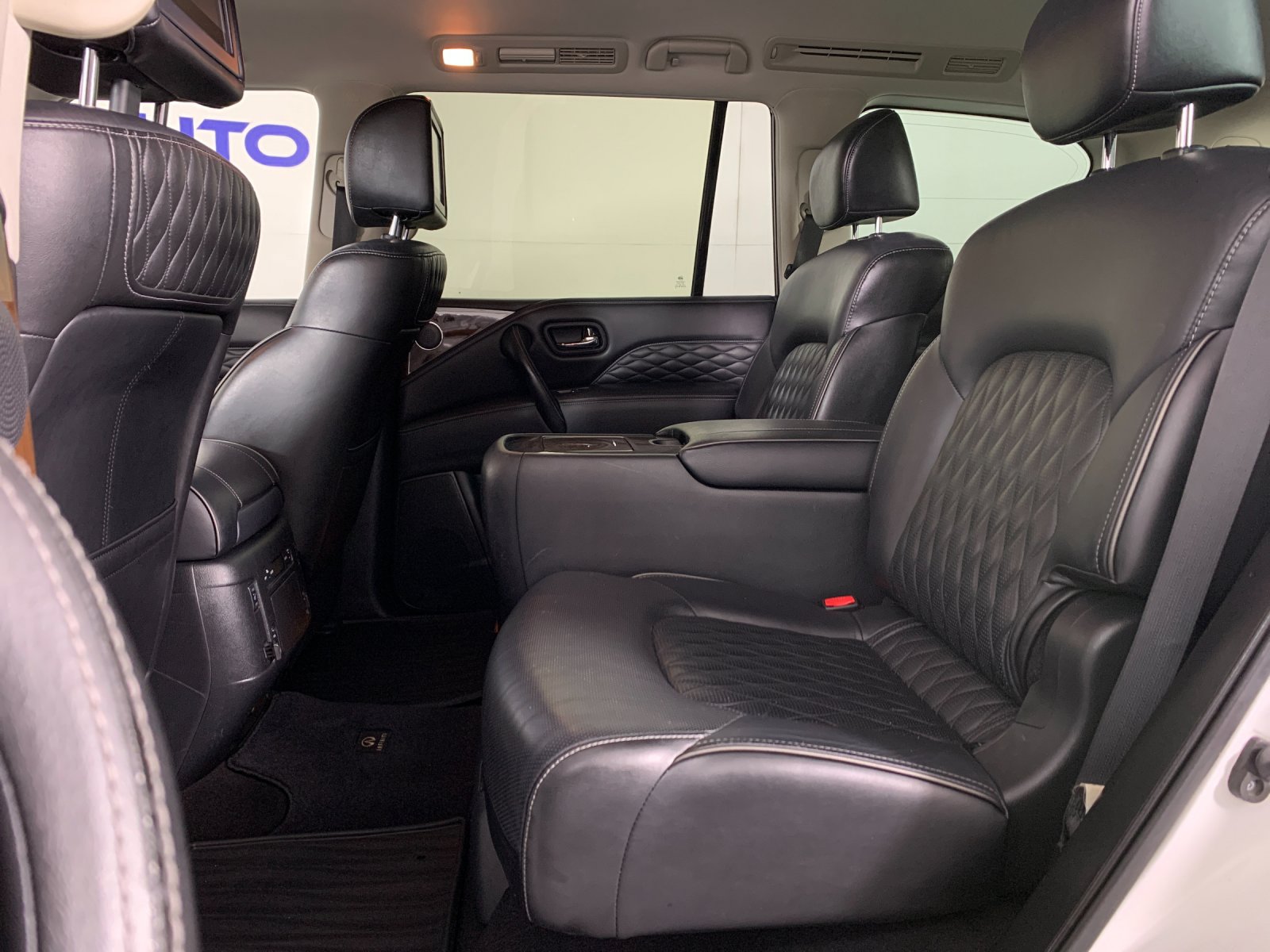 Used 2018 INFINITI QX80 4WD w/ Deluxe Technology Package image 30