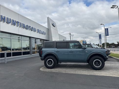 Used 2022 Ford Bronco Outer Banks w/ Sasquatch Package image 3