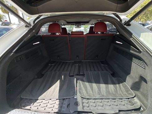 Used 2024 Audi SQ8 Prestige w/ Prestige Package AWD/4WD image 9