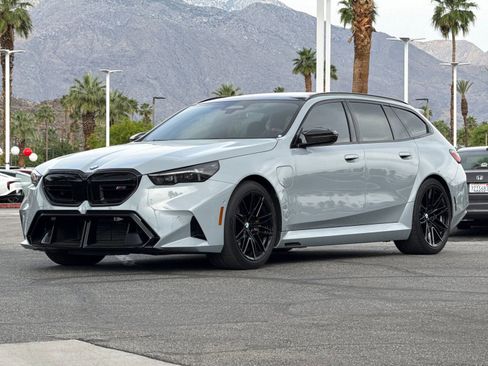 Used 2025 BMW M5 Touring image 7