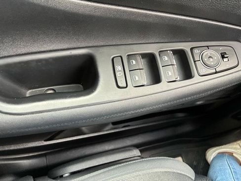 Used 2019 Hyundai Santa Fe SE AWD/4WD image 30