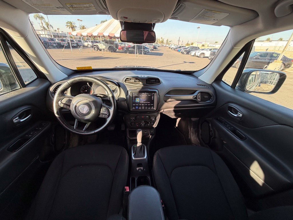 Used 2018 Jeep Renegade Altitude w/ UConnect 8.4 Nav Group FWD image 12