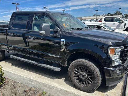Used 2022 Ford F250 XLT w/ Black Appearance Package AWD/4WD image 5