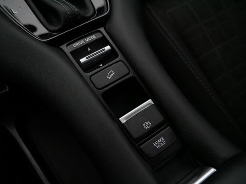 Certified 2023 Honda HR-V LX image 25