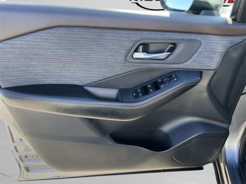 Used 2023 Nissan Rogue SV image 23