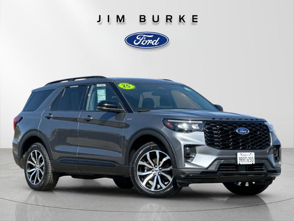 Certified 2025 Ford Explorer ST-Line AWD/4WD image 7