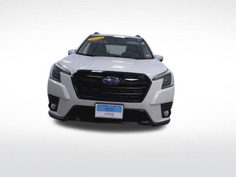 Used 2024 Subaru Forester Limited image 3