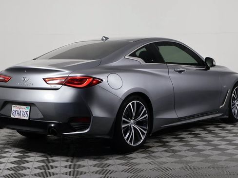 Used 2019 INFINITI Q60 3.0t Luxe w/ Essential Package RWD image 4