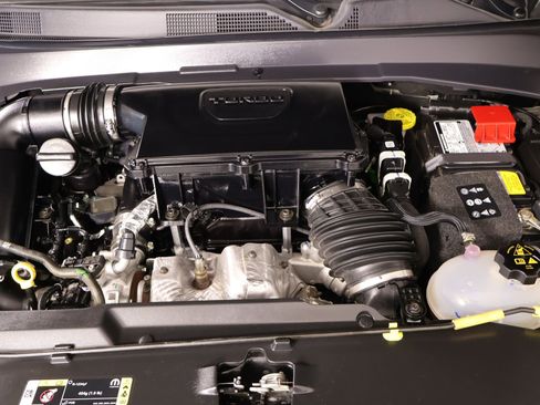 Used 2025 Jeep Compass Latitude w/ Sun & Sound Group AWD/4WD image 20