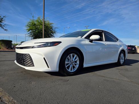 Used 2025 Toyota Camry LE w/ Convenience Package image 2