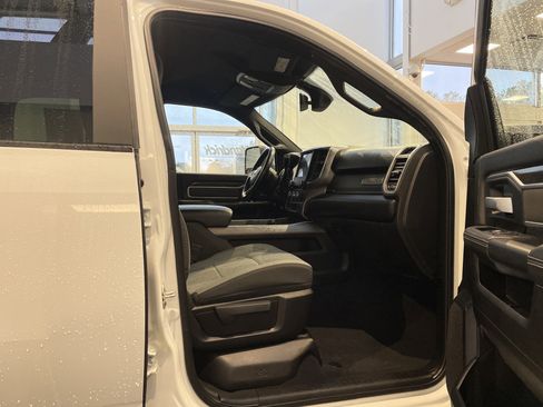 Used 2024 RAM 2500 Big Horn w/ Off Road Package image 38