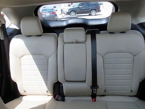 Used 2021 Ford Edge SE image 14