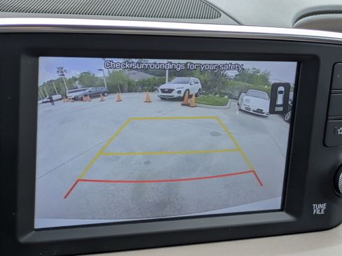 Used 2020 Hyundai Santa Fe SEL w/ Convenience Package image 25