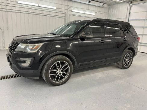 Used 2016 Ford Explorer Sport w/ Equipment Group 401A image 9