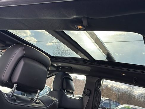 Used 2019 Jeep Grand Cherokee Overland image 27