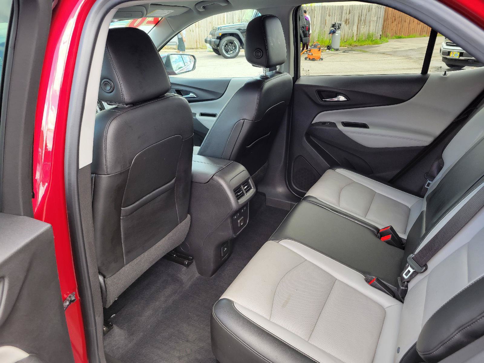 Used 2020 Chevrolet Equinox Premier FWD image 6