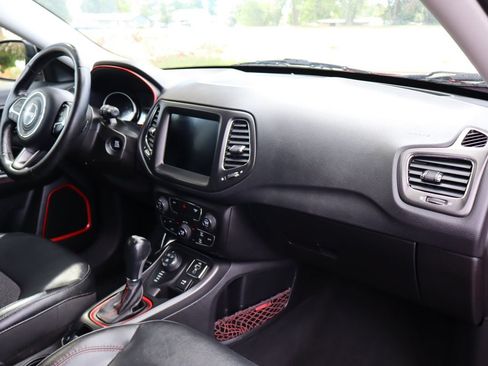 Used 2018 Jeep Compass Trailhawk AWD/4WD image 17