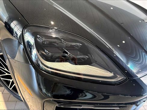 New 2026 Porsche Cayenne Coupe AWD/4WD image 12