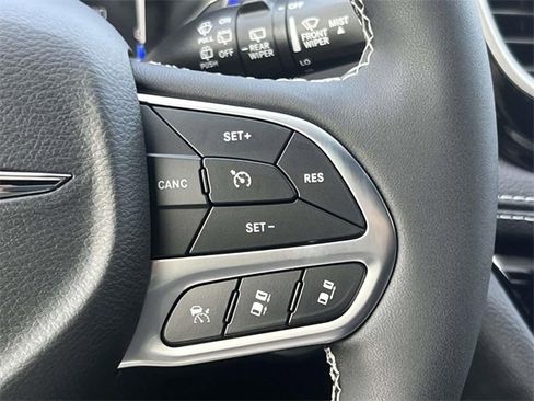 New 2026 Chrysler Pacifica Select w/ S Appearance Package image 26