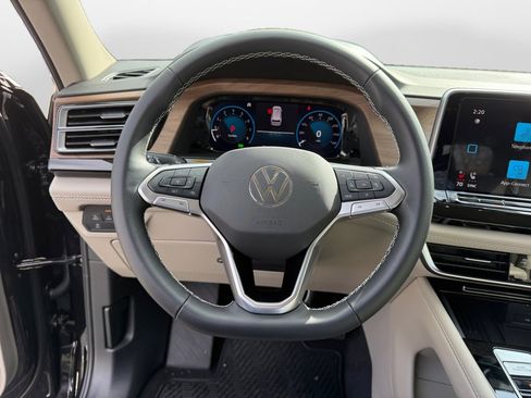 New 2026 Volkswagen Atlas SE image 10