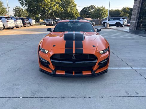 Used 2021 Ford Mustang Shelby GT500 w/ Technology Package RWD image 2
