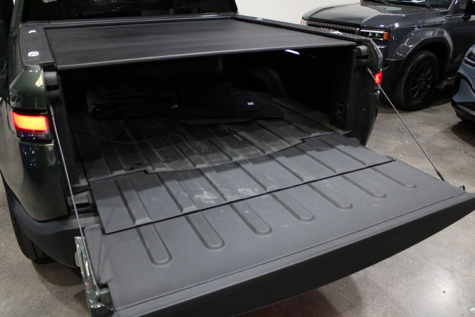 Used 2023 Rivian R1T Adventure Quad AWD/4WD image 13