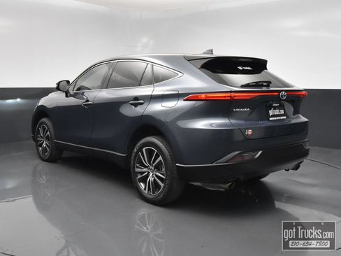 Used 2024 Toyota Venza LE AWD/4WD image 5