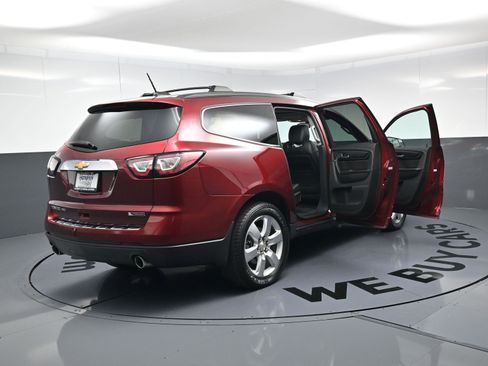 Used 2017 Chevrolet Traverse Premier image 26