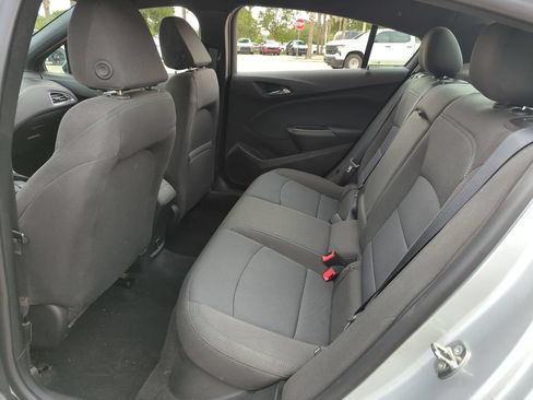 Used 2018 Chevrolet Cruze LT w/ Convenience Package FWD image 20