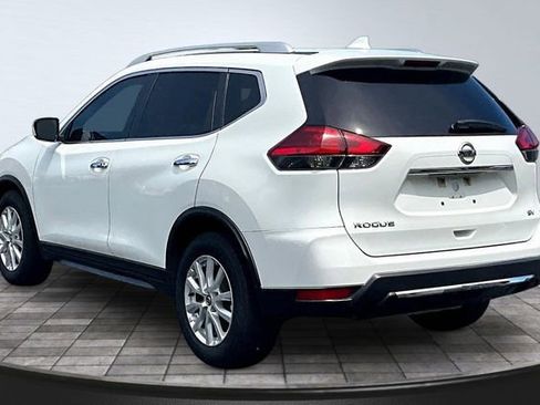 Used 2017 Nissan Rogue SV FWD image 4