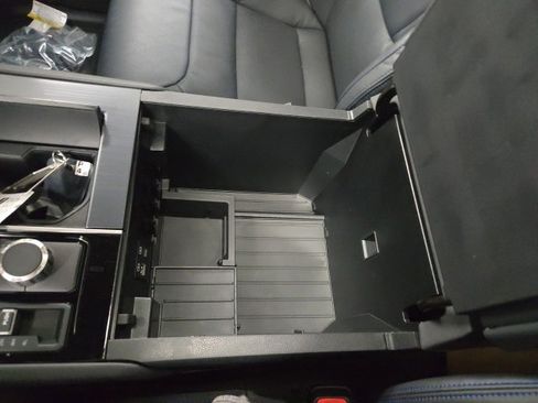 New 2026 Toyota Tundra Platinum image 31