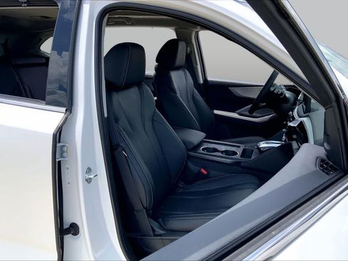 Certified 2026 Acura MDX FWD w/ Technology Package image 9