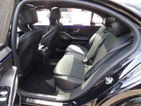 Used 2022 Mercedes-Benz S 500 4MATIC w/ AMG Line Package image 20